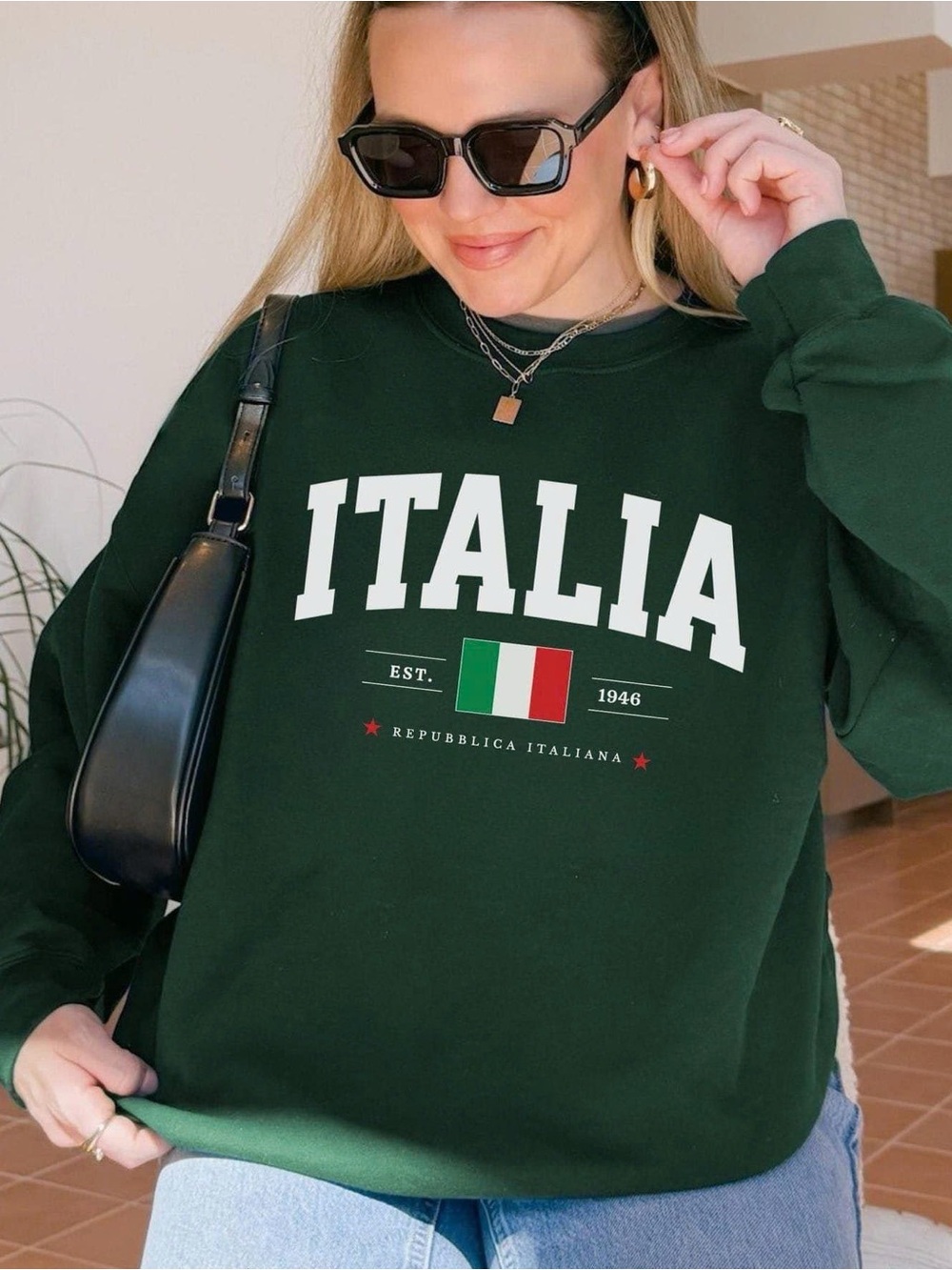 Gildan Dark Green 'ITALIA' Graphic Crewneck Sweatshirt with Flag